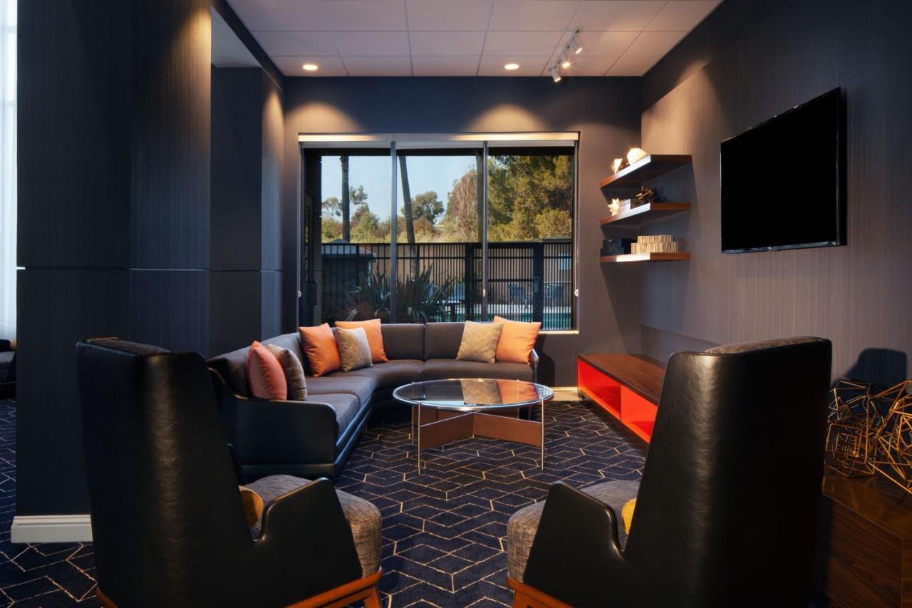 Courtyard By Marriott Newark Silicon Valley Екстериор снимка