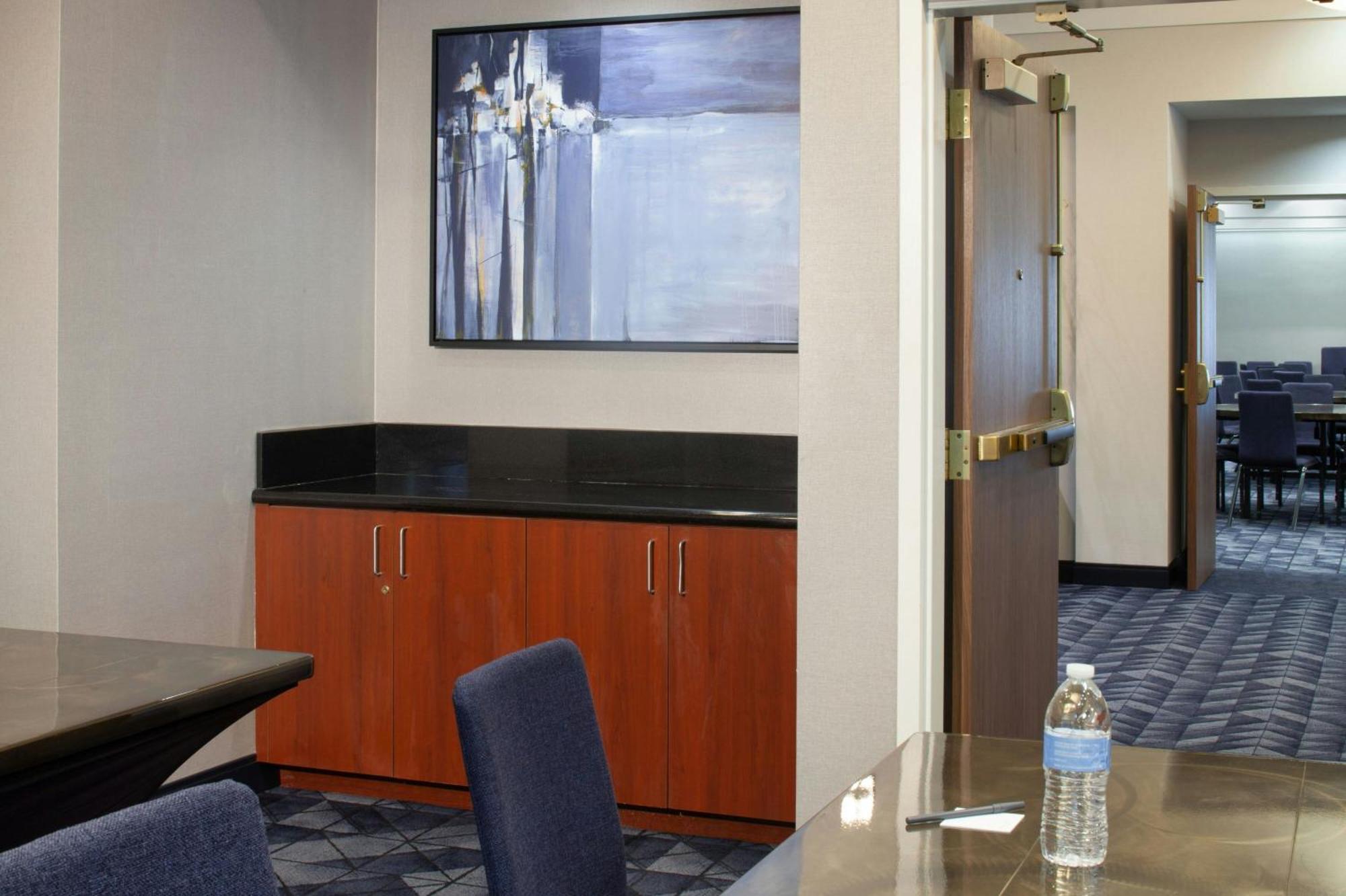 Courtyard By Marriott Newark Silicon Valley Екстериор снимка