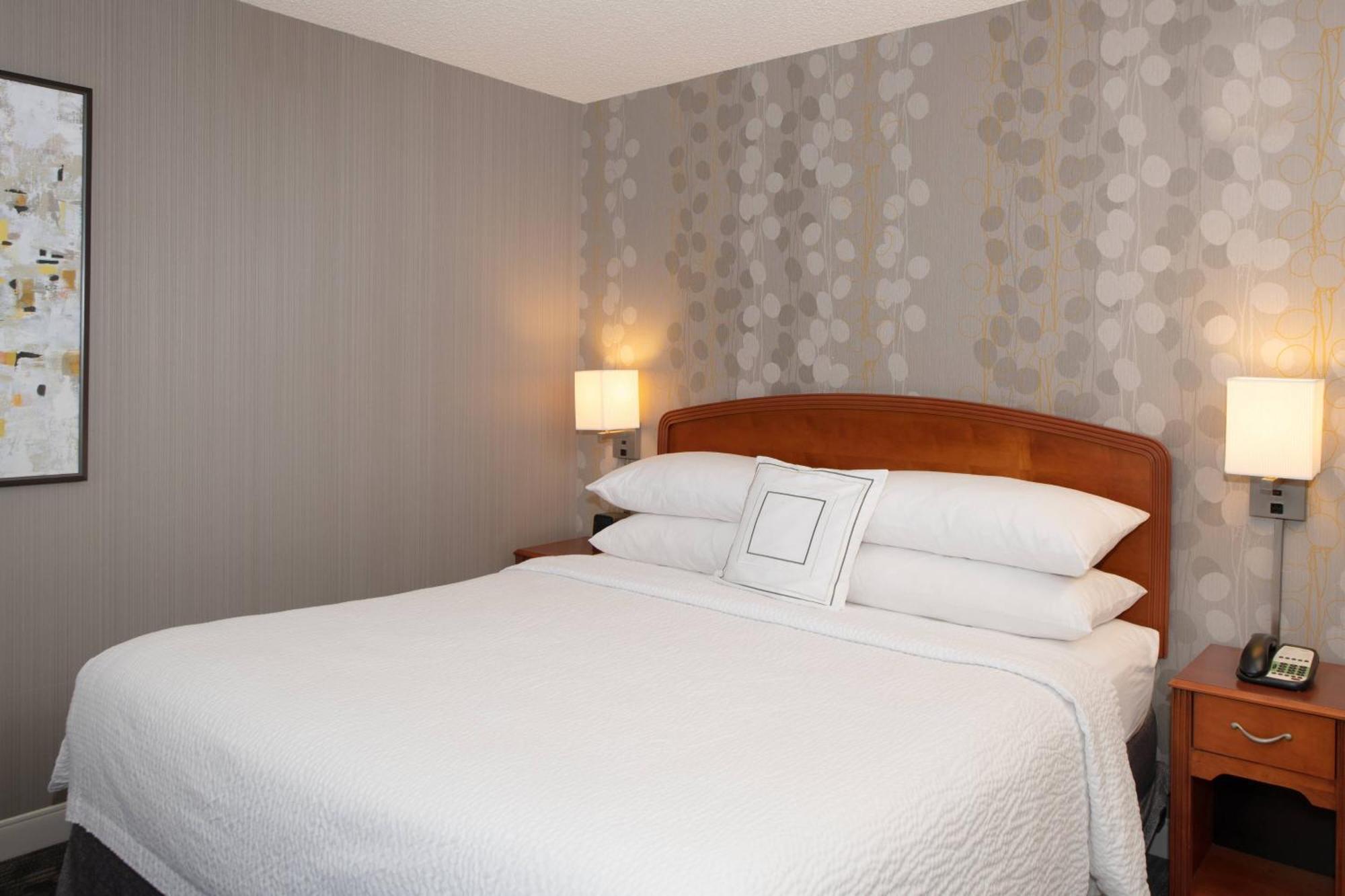 Courtyard By Marriott Newark Silicon Valley Екстериор снимка