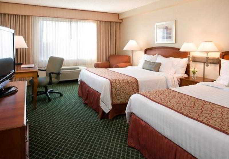 Courtyard By Marriott Newark Silicon Valley Екстериор снимка