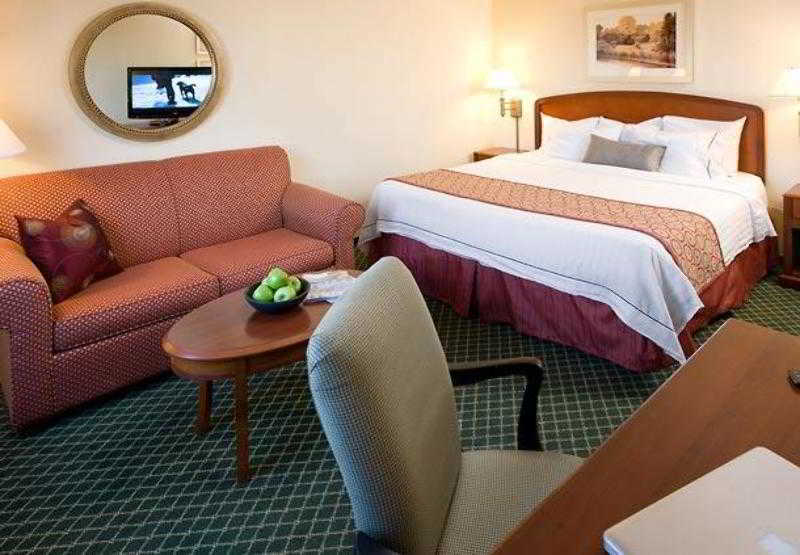 Courtyard By Marriott Newark Silicon Valley Екстериор снимка