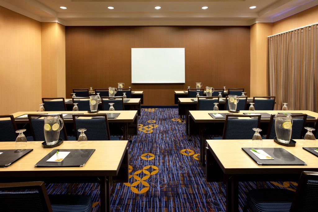 Courtyard By Marriott Newark Silicon Valley Екстериор снимка
